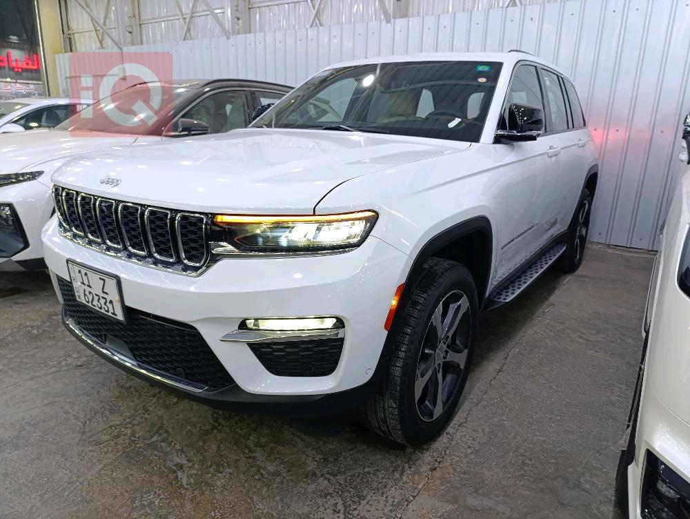 جیپ گراند شیرۆکی